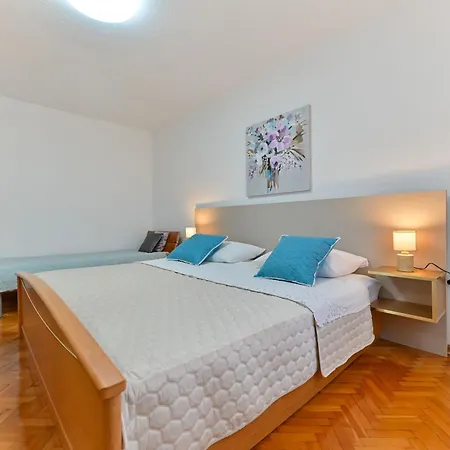 Kapetan * טרוגיר