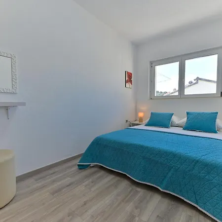 Kapetan * טרוגיר