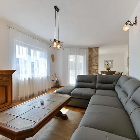 Kapetan טרוגיר