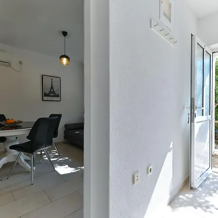 דירה Kapetan טרוגיר